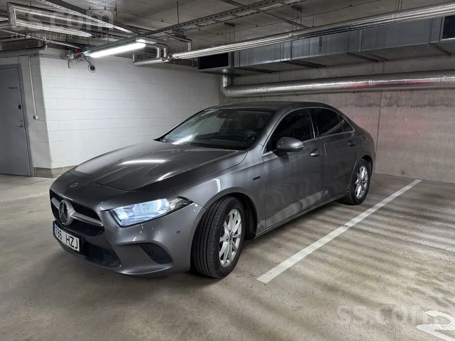 Mercedes-Benz A250 2020 photo 3