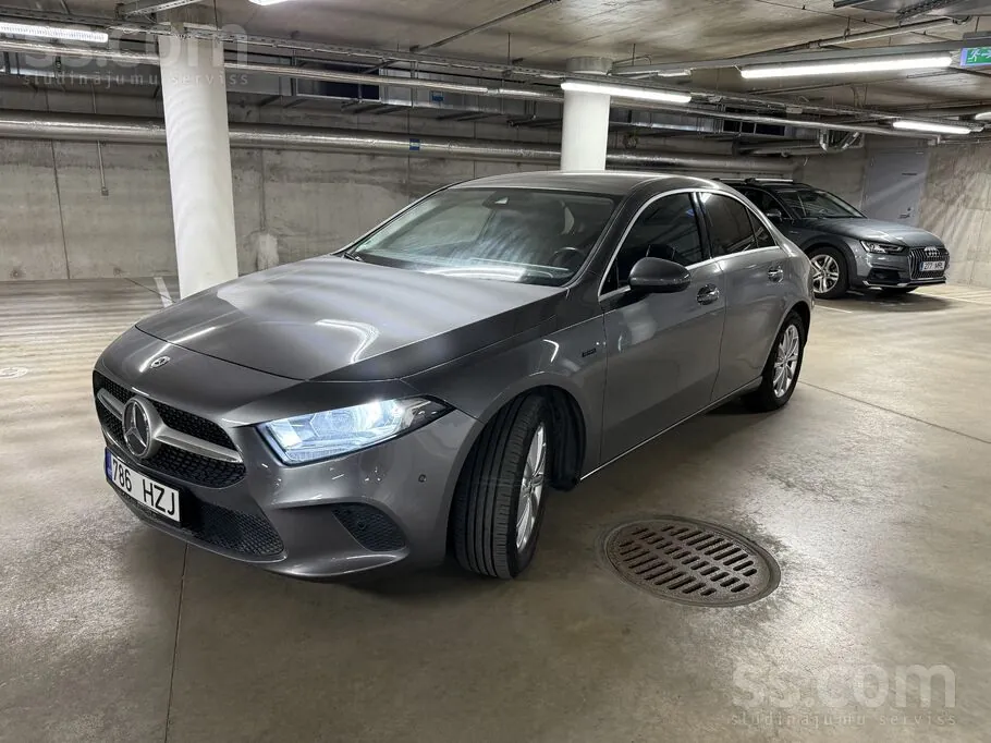 Mercedes-Benz A250 2020 photo 2