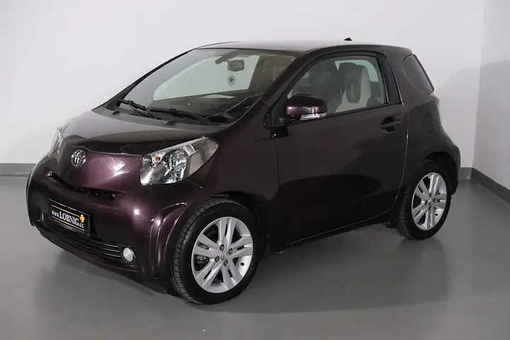 Toyota Iq 2011 photo 2