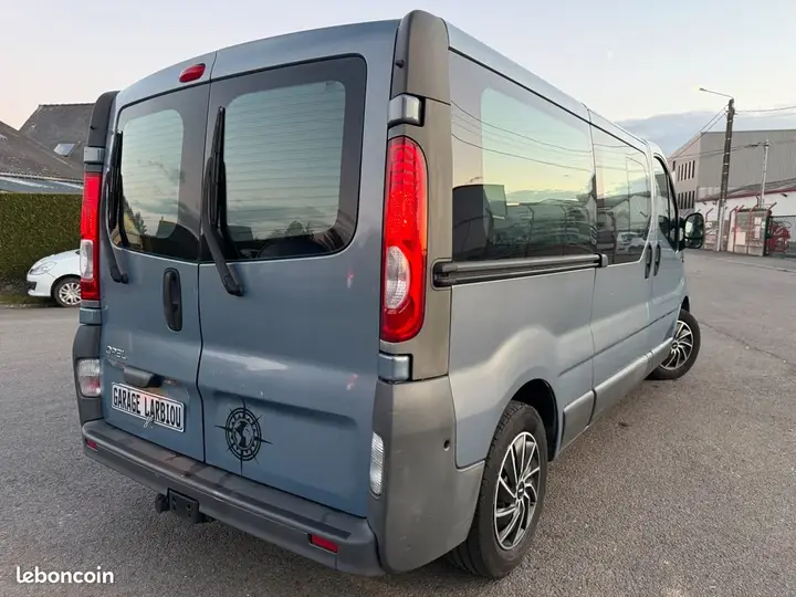 Opel Vivaro 2007 photo 2