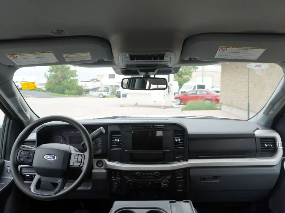 Ford F350 2023 photo 2