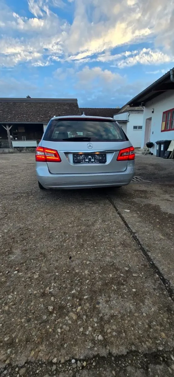 Mercedes-Benz Eklasse 2011 photo 2