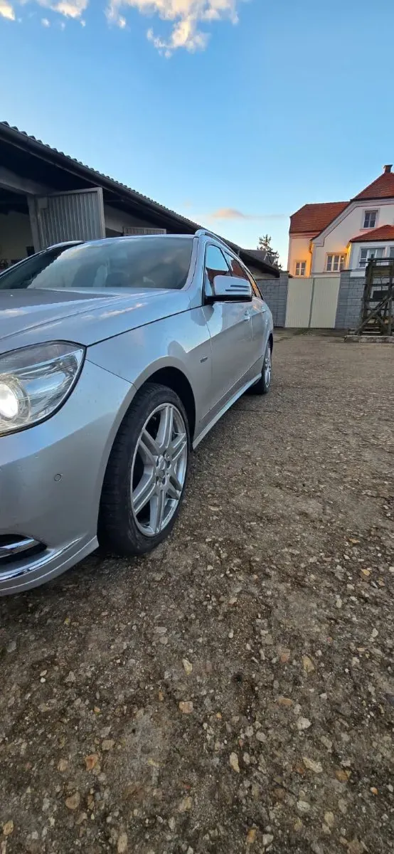 Mercedes-Benz Eklasse 2011 photo 3