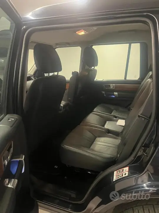 Land Rover Discovery 2010 photo 3