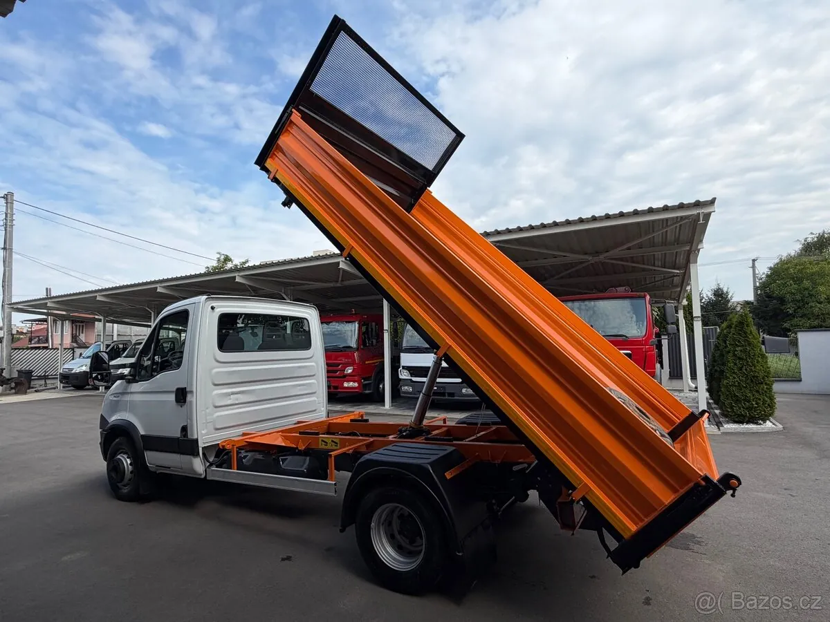 Iveco Daily 2013 photo 4