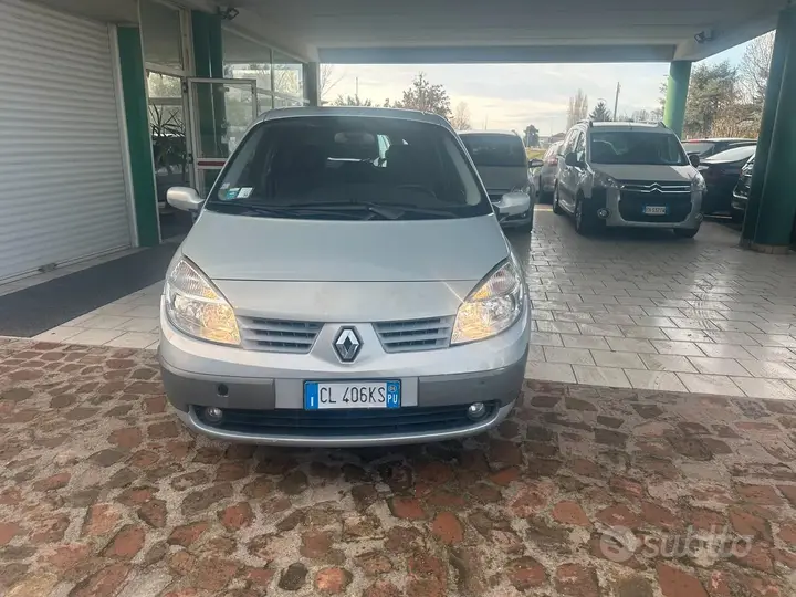 Renault Scenic 2004 photo 2
