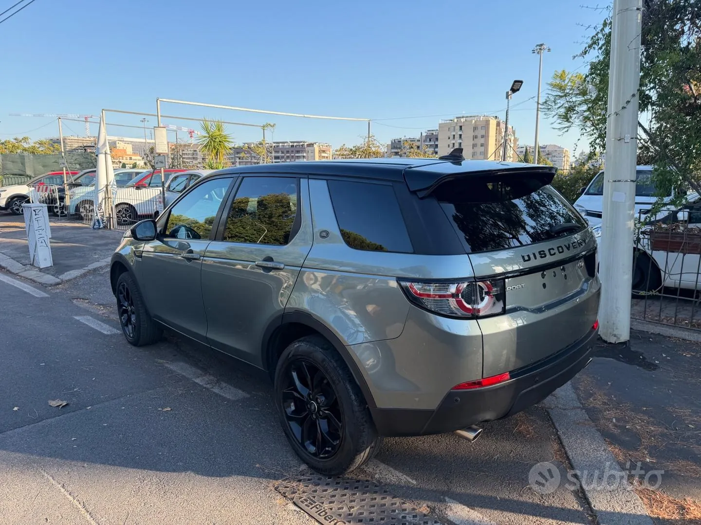 Land Rover Discovery Sport 2017 photo 4