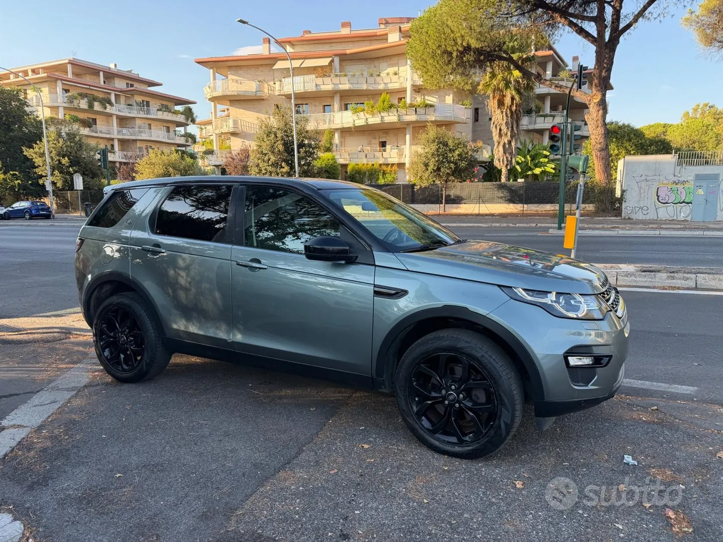 Land Rover Discovery Sport 2017 photo 2
