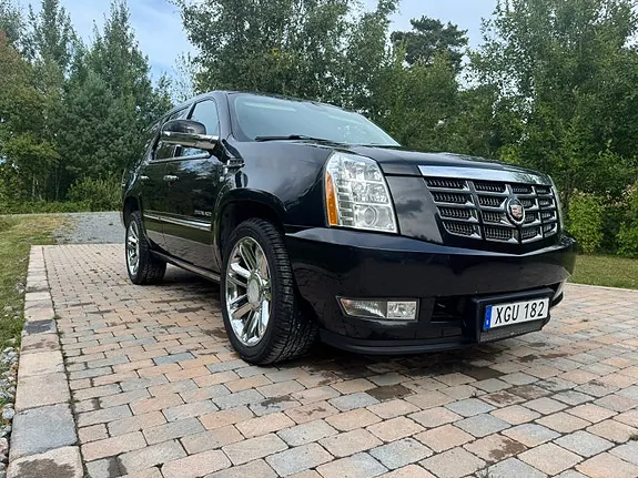 Cadillac Escalade 2013 photo 2