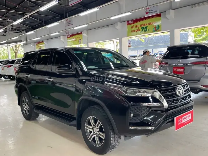 Toyota Fortuner 2024 photo 3