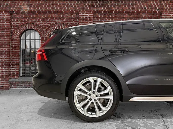 Volvo V60 Cross Country 2022 photo 5