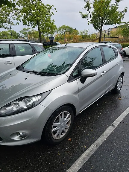 Ford Fiesta 2011 photo 4