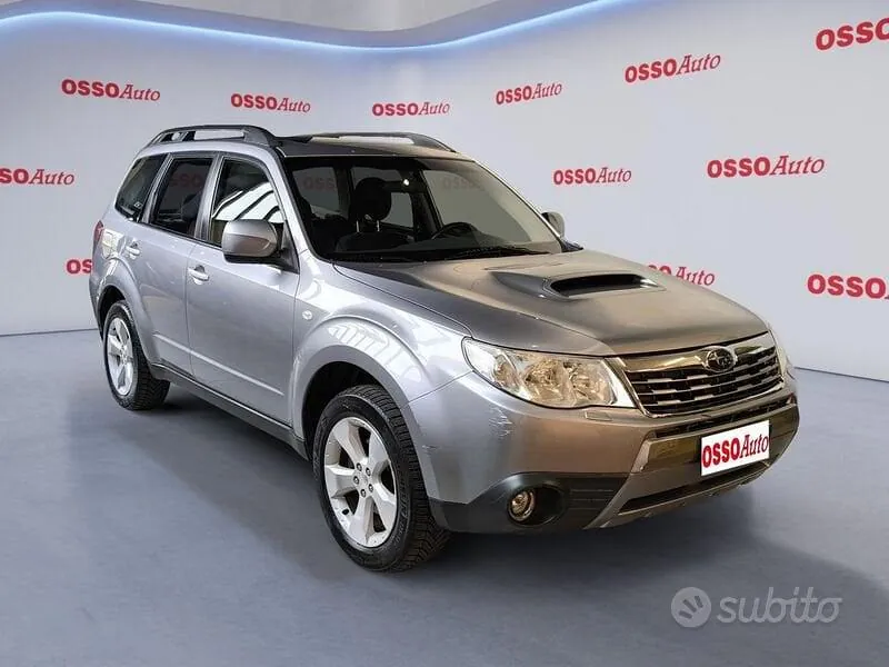 Subaru Forester 2010 photo 2