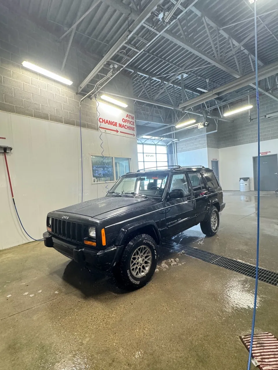 Jeep Cherokee 1997 photo 3
