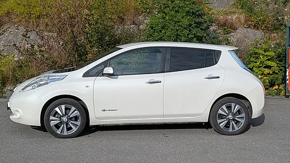 Nissan Leaf 2014 photo 2