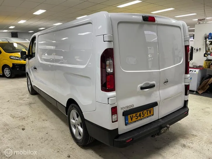 Nissan Nv300 2018 photo 3