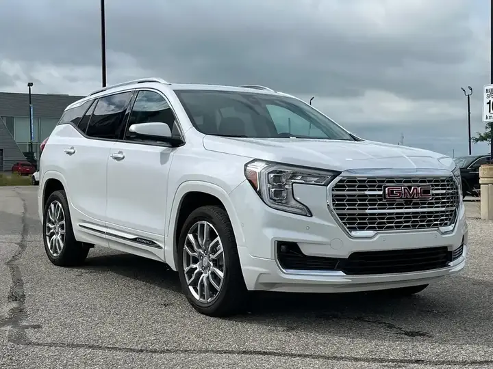 GMC Terrain 2024 photo 3