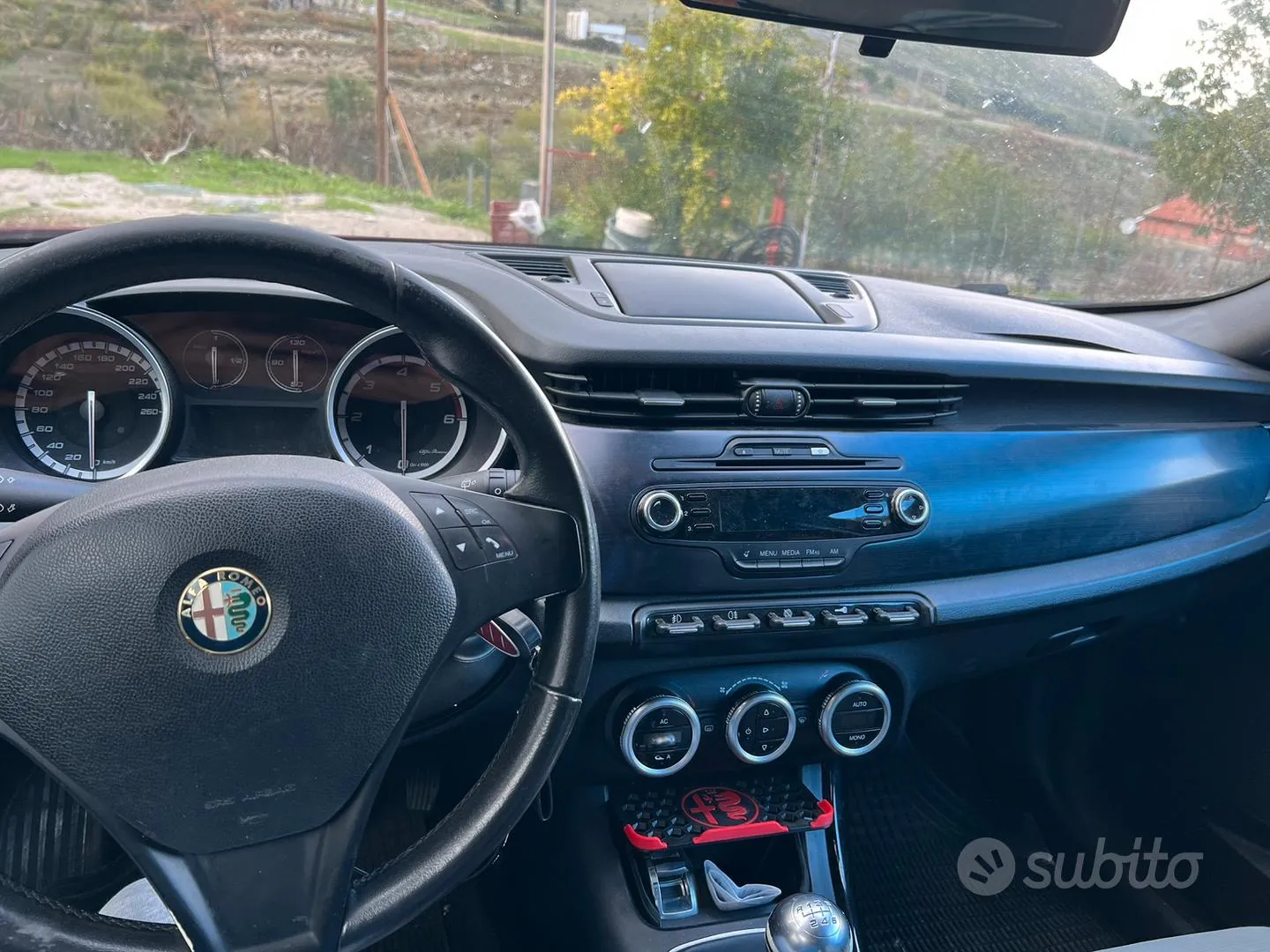 Alfa Romeo Giulietta 2012 photo 5