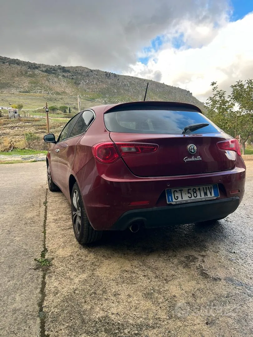 Alfa Romeo Giulietta 2012 photo 4