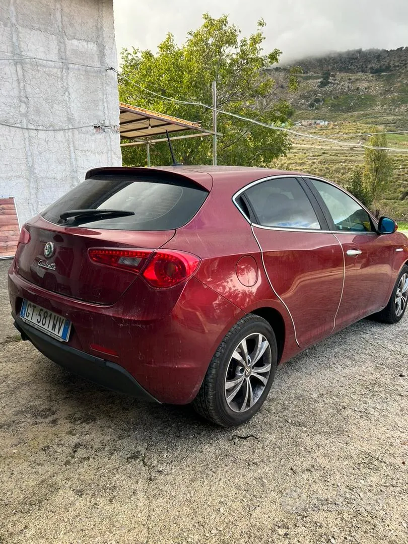 Alfa Romeo Giulietta 2012 photo 3