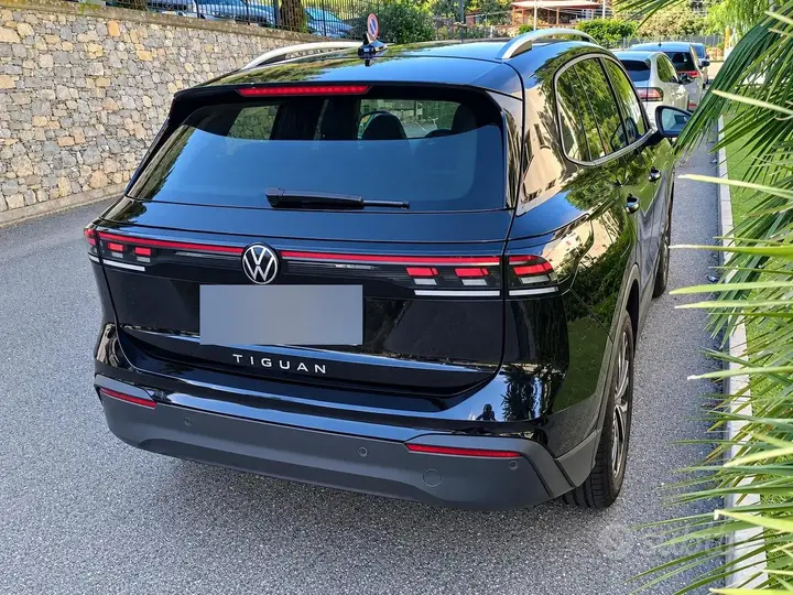 Volkswagen Tiguan 2024 photo 3