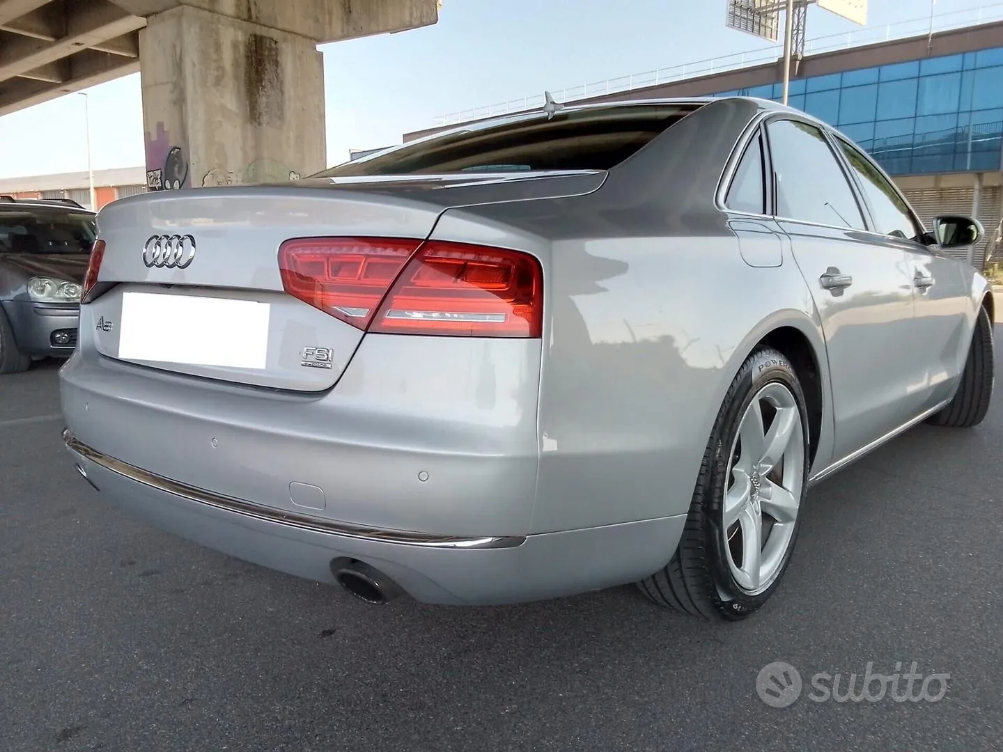 Audi A8 2011 photo 4