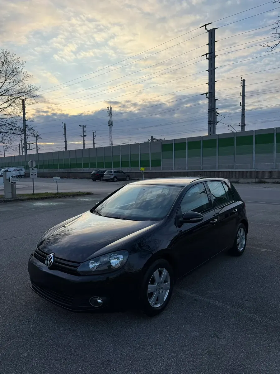 Volkswagen Golf 2010 photo 3