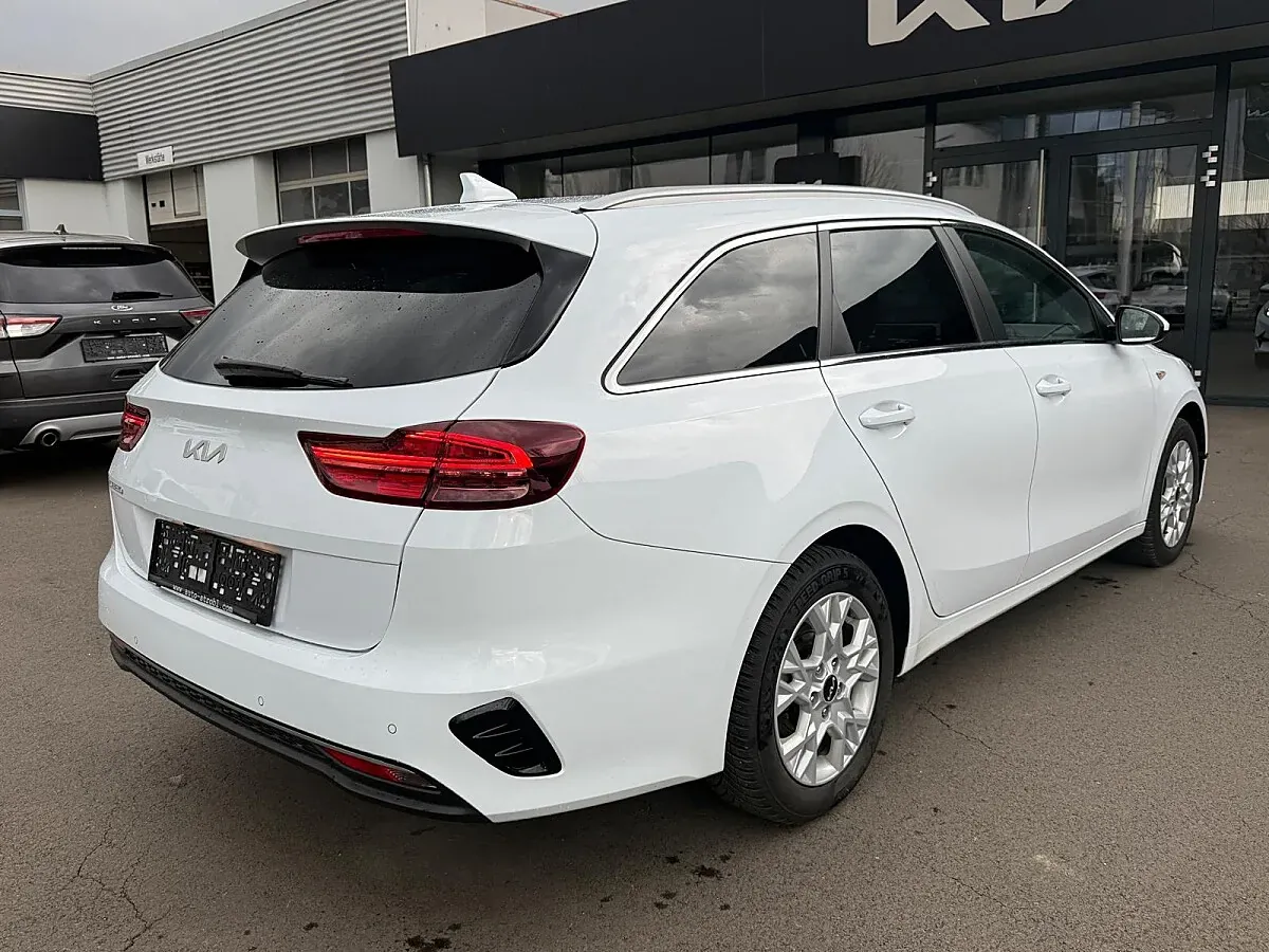 Kia Ceed 2023 photo 3