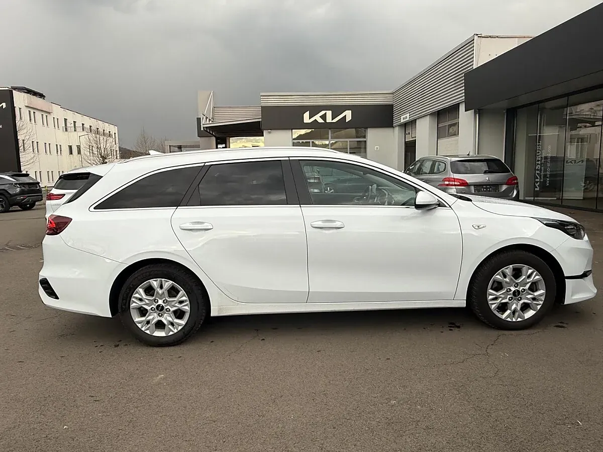 Kia Ceed 2023 photo 2