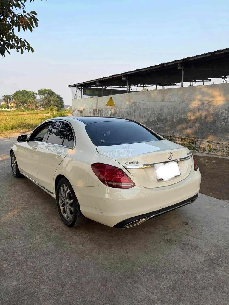 Mercedes-Benz C-Class 2015 photo 2