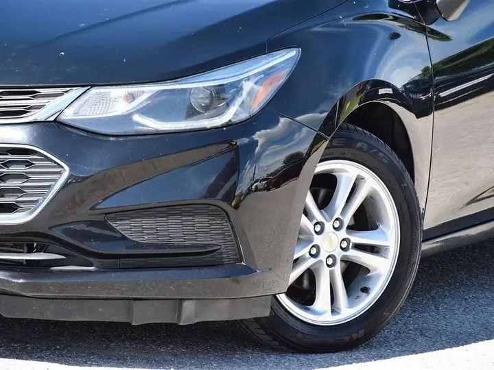 Chevrolet Cruze 2018 photo 2