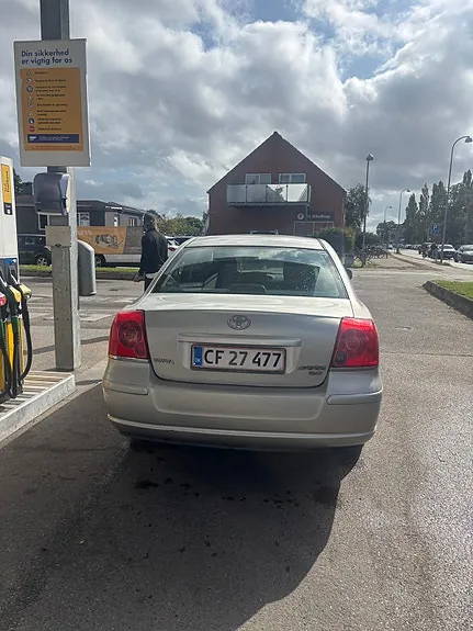 Toyota Avensis 2004 photo 4