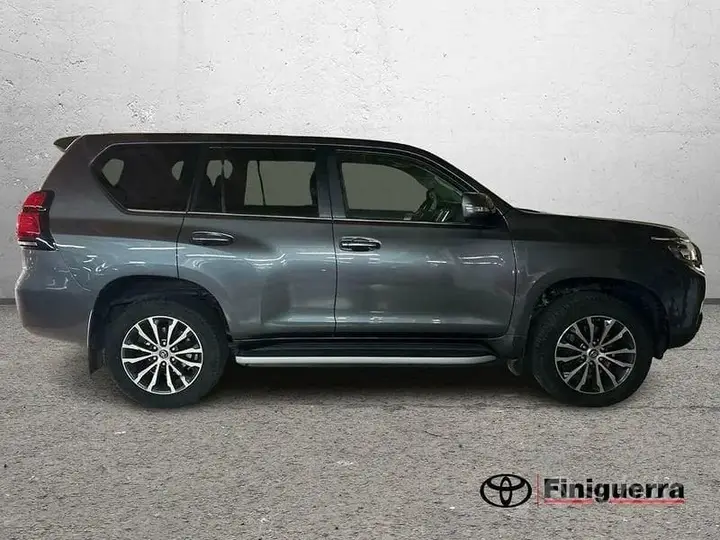 Toyota Land Cruiser 2019 photo 5