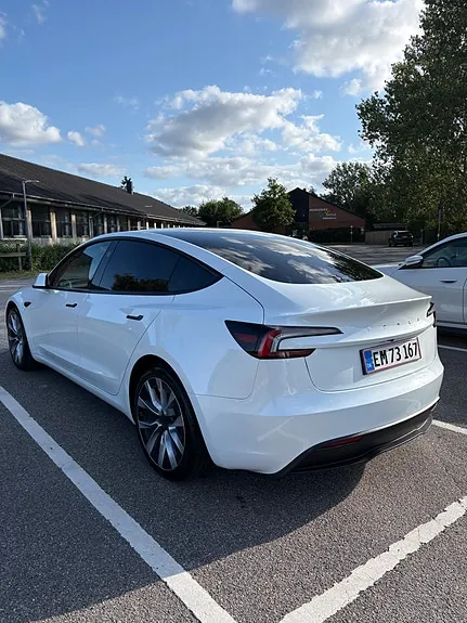 Tesla Model 3 2025 photo 5