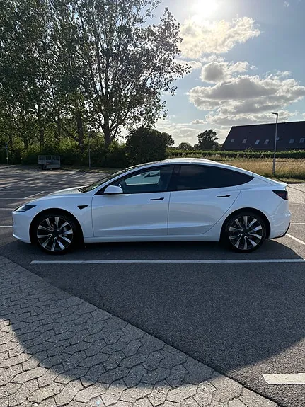 Tesla Model 3 2025 photo 3
