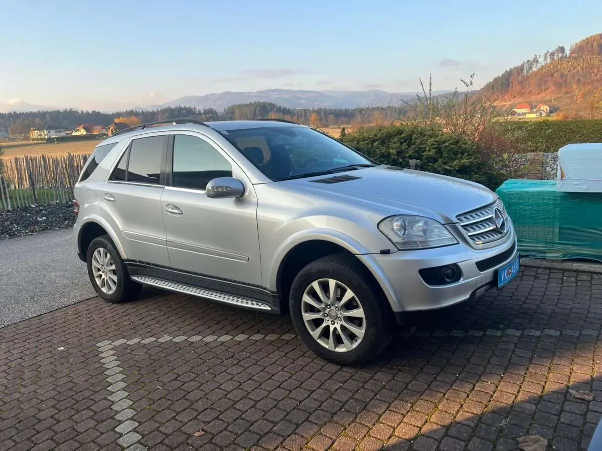 Mercedes-Benz M-Class 2007 photo 2