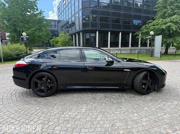 Porsche Panamera 2011 photo 3