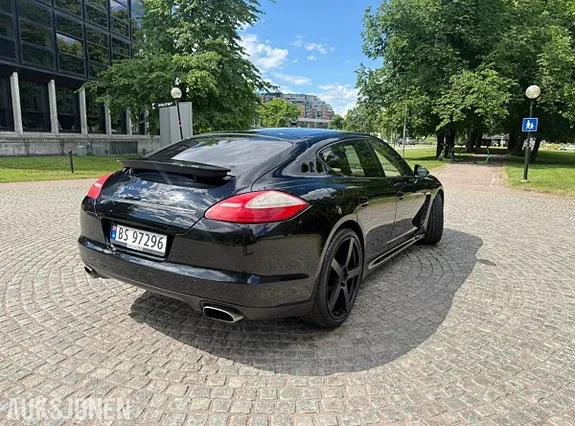 Porsche Panamera 2011 photo 4