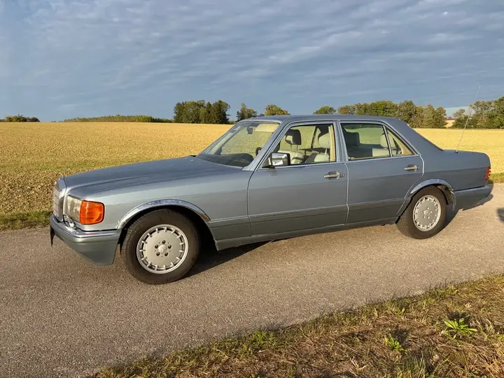 Mercedes-Benz S-Class 1985 photo 2