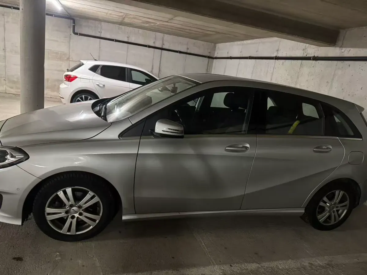 Mercedes-Benz B-Class 2016 photo 2