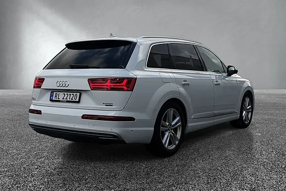 Audi Q7 2017 photo 5