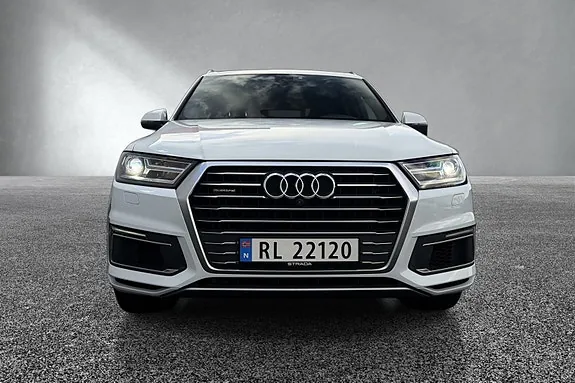 Audi Q7 2017 photo 2