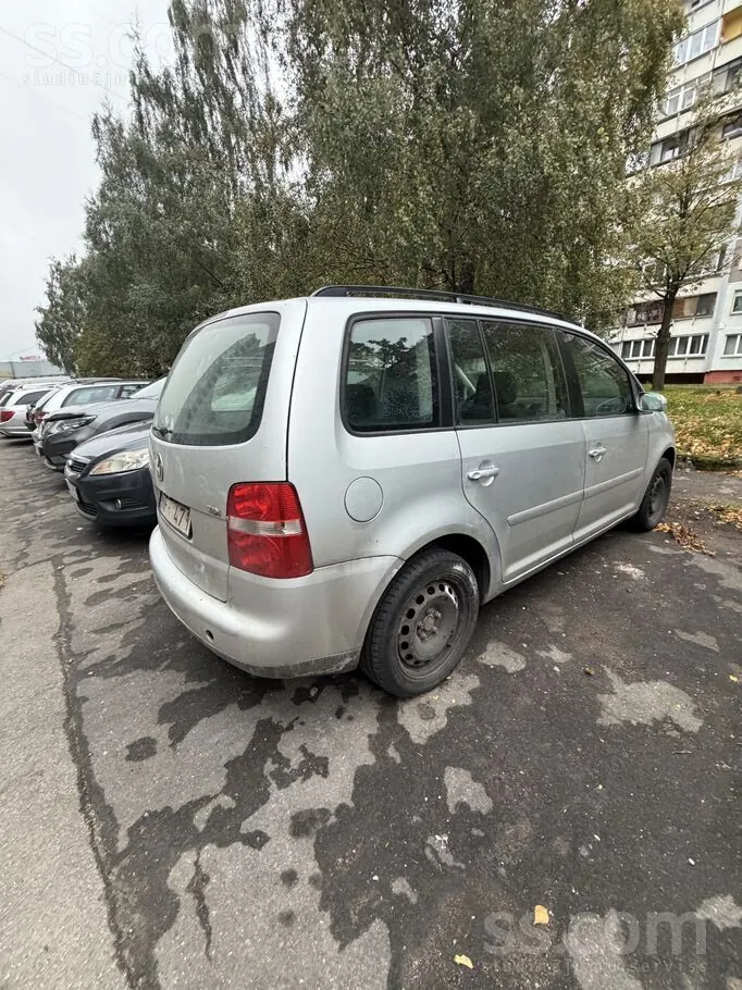Volkswagen Touran 2004 photo 3