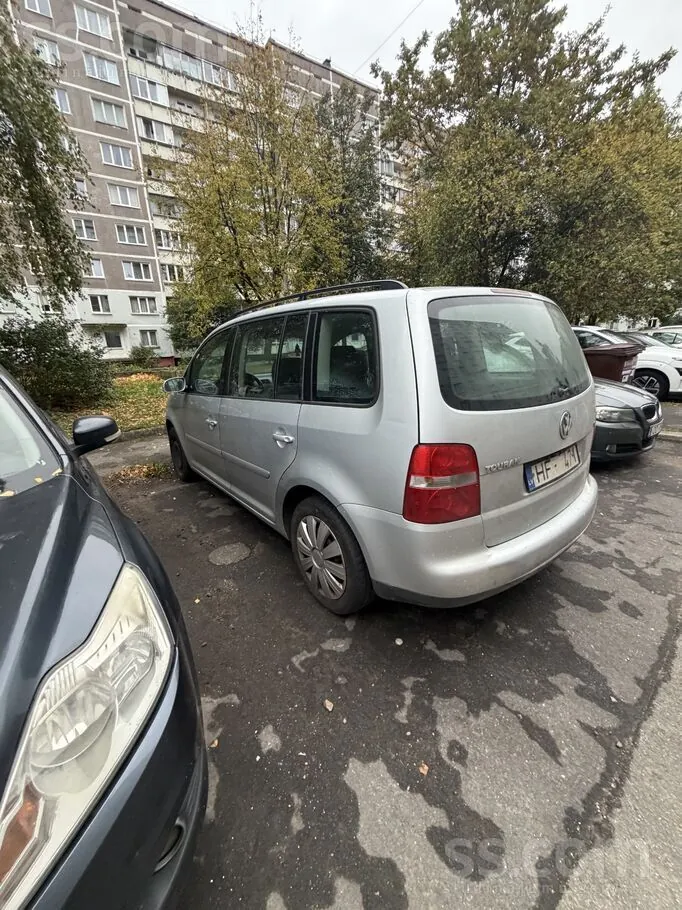 Volkswagen Touran 2004 photo 2