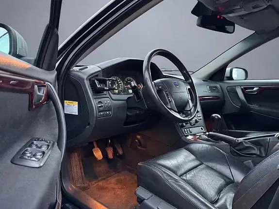 Volvo V70 2004 photo 5