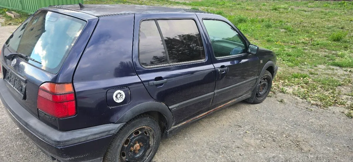 Volkswagen Golf 1996 photo 2