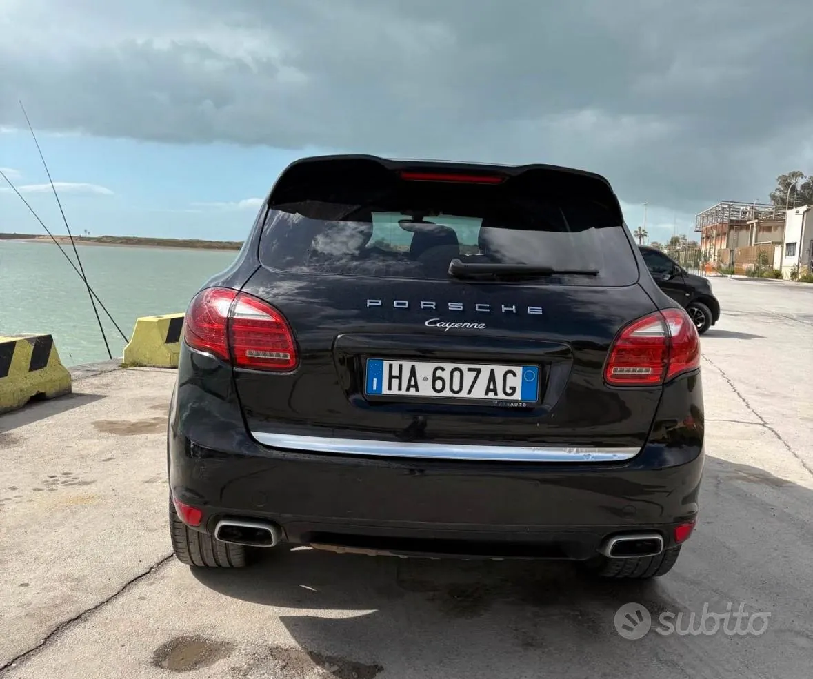 Porsche Cayenne 2012 photo 3