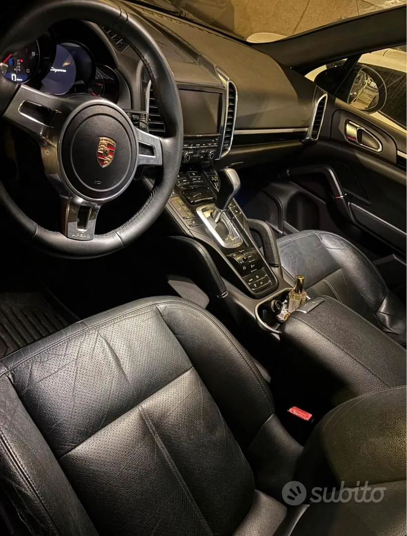 Porsche Cayenne 2012 photo 4