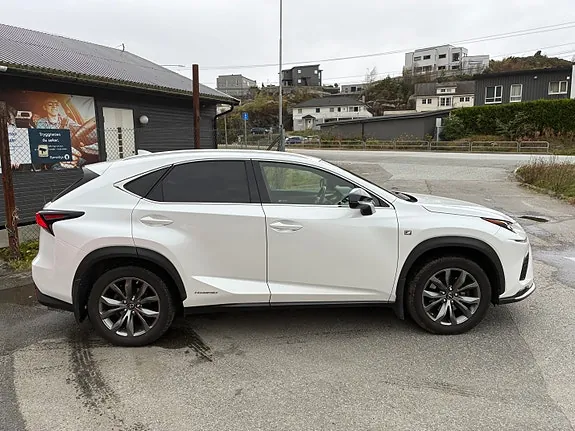 Lexus Nx300H 2017 photo 4