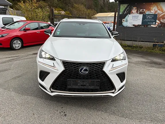 Lexus Nx300H 2017 photo 2